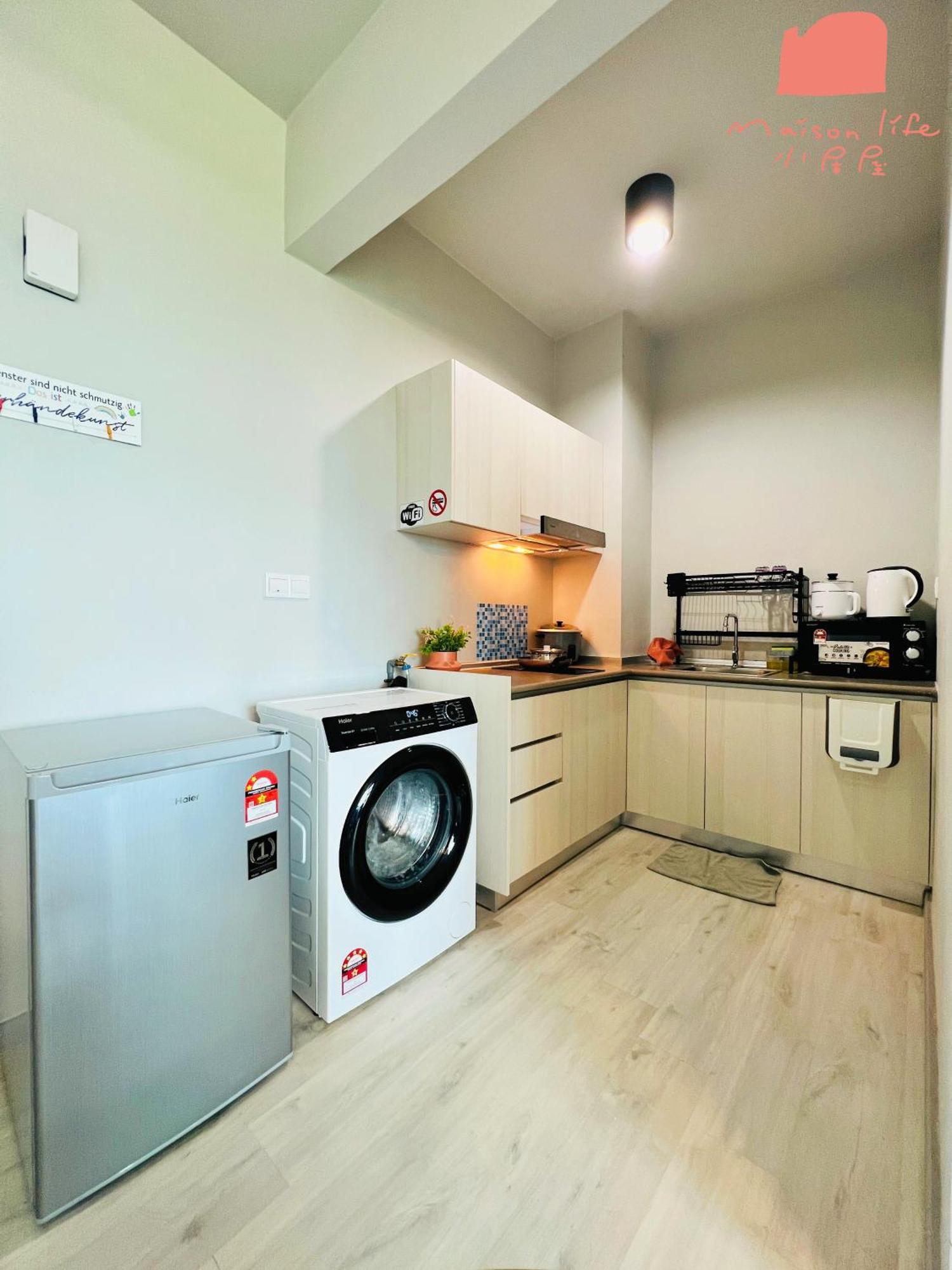 Maison Life 小居屋 Jesselton Quay Citypads Кота-Кінабалу Екстер'єр фото